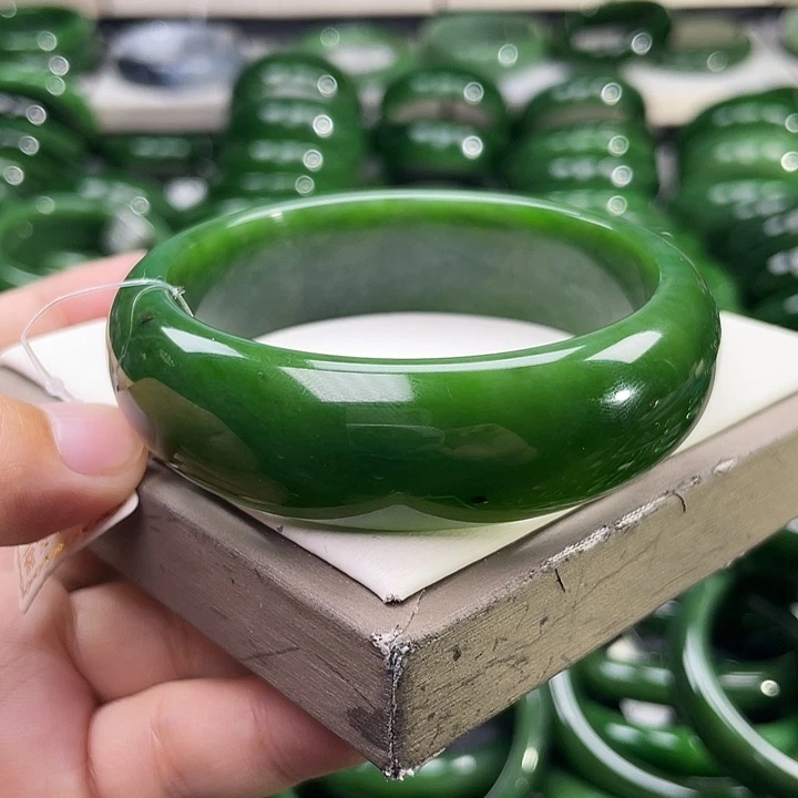 未镶嵌手镯和田玉（碧玉）