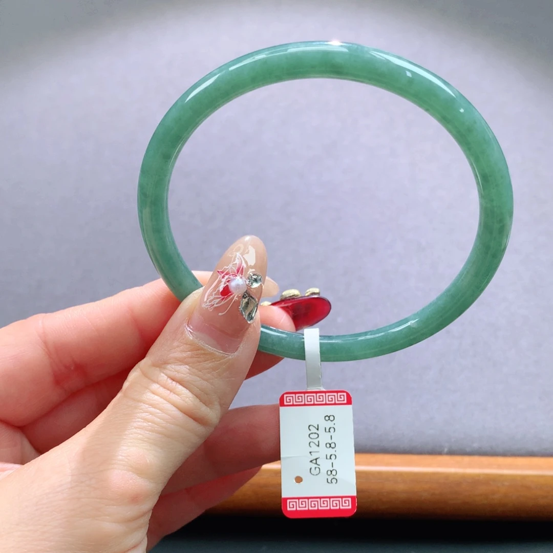翡翠手镯未镶嵌天然翡翠手镯叮当镯