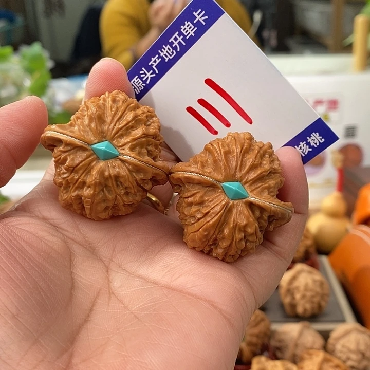 文玩核桃把件38埋银线镶嵌血麒麟111号