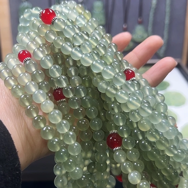 蛇纹石玉颈饰未镶嵌