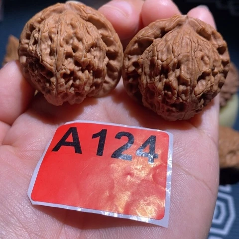 文玩核桃吊坠38白狮子