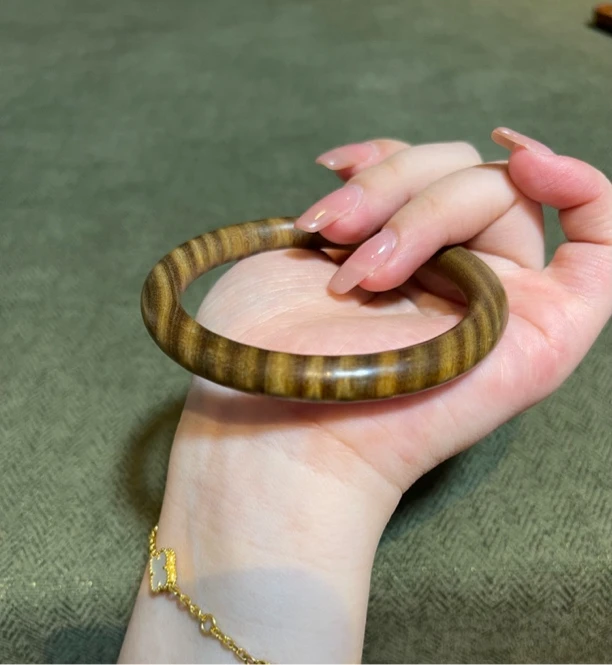 （话梅甜香）阿根廷绿檀香精美纹理手镯（下单备注圈口哦）