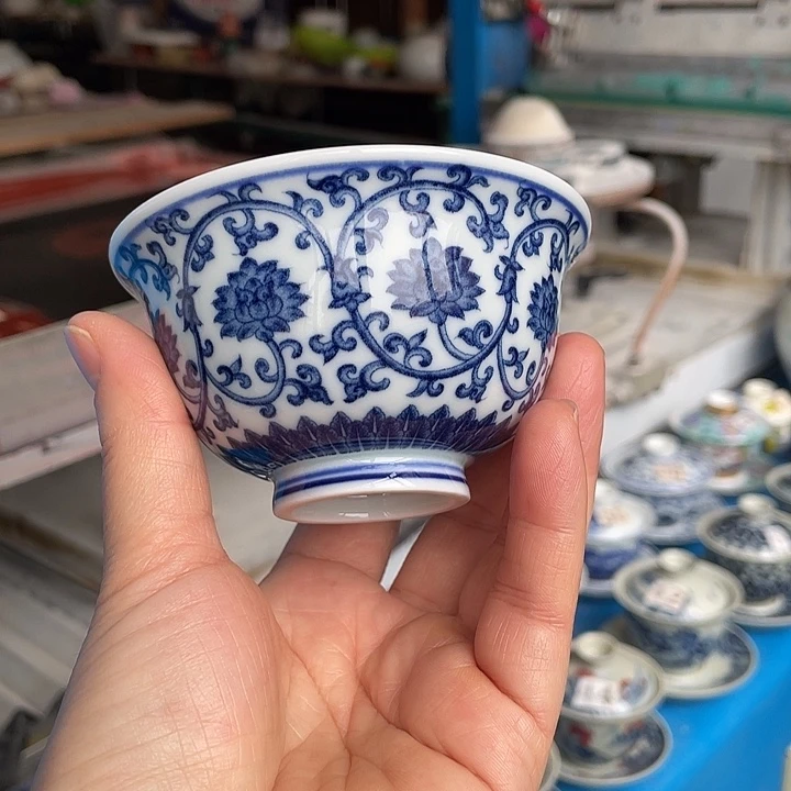 青花釉下彩杯子哈