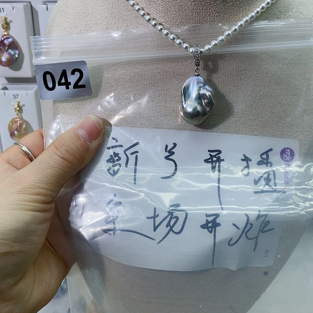 淡水珍珠颈饰合金