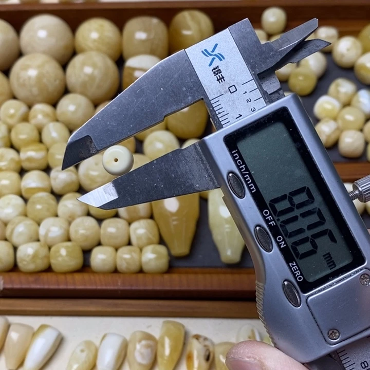 蜜蜡琥珀画未镶嵌