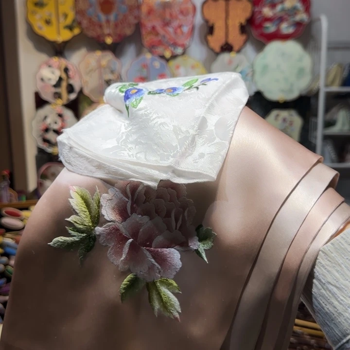 小***Q织绣纯手工苏绣双面绣