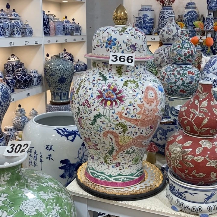 摆件鑫**物手绘陶瓷粉彩浮雕将军罐