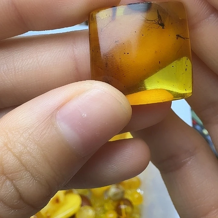 琥珀未镶嵌珠宝奇石