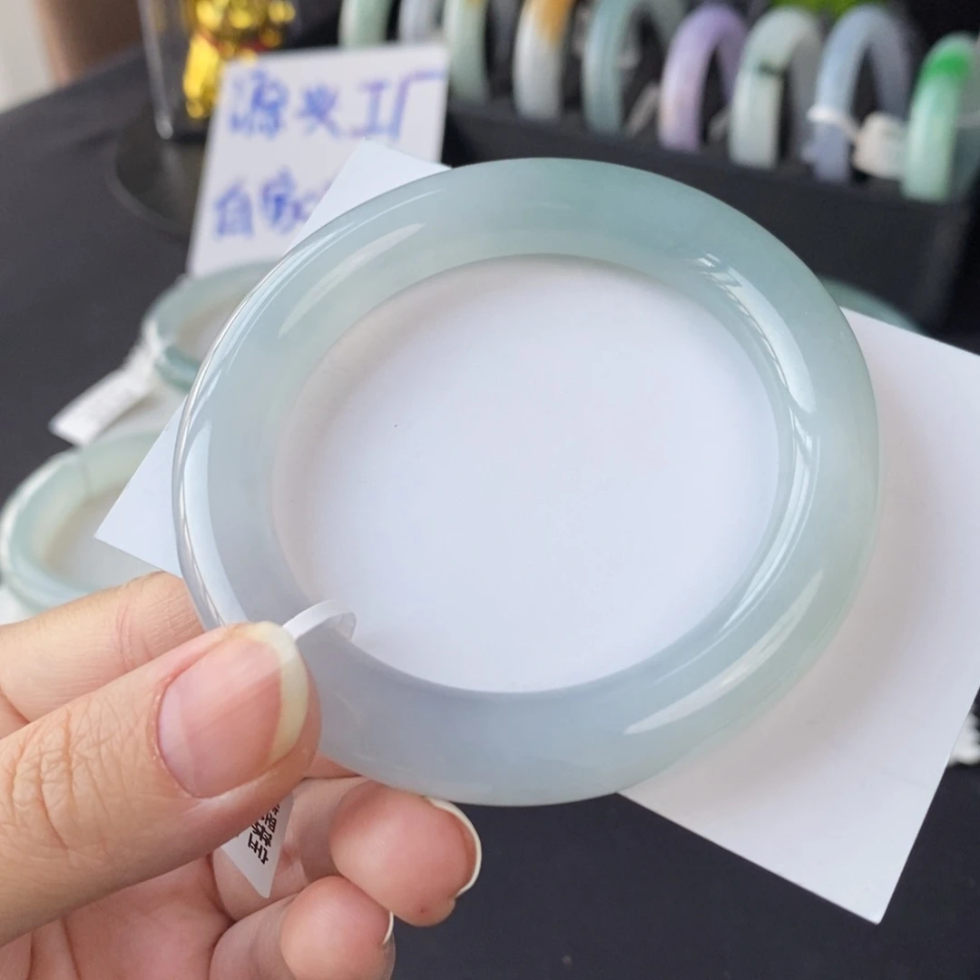 翡翠未镶嵌手镯半山水天空蓝53