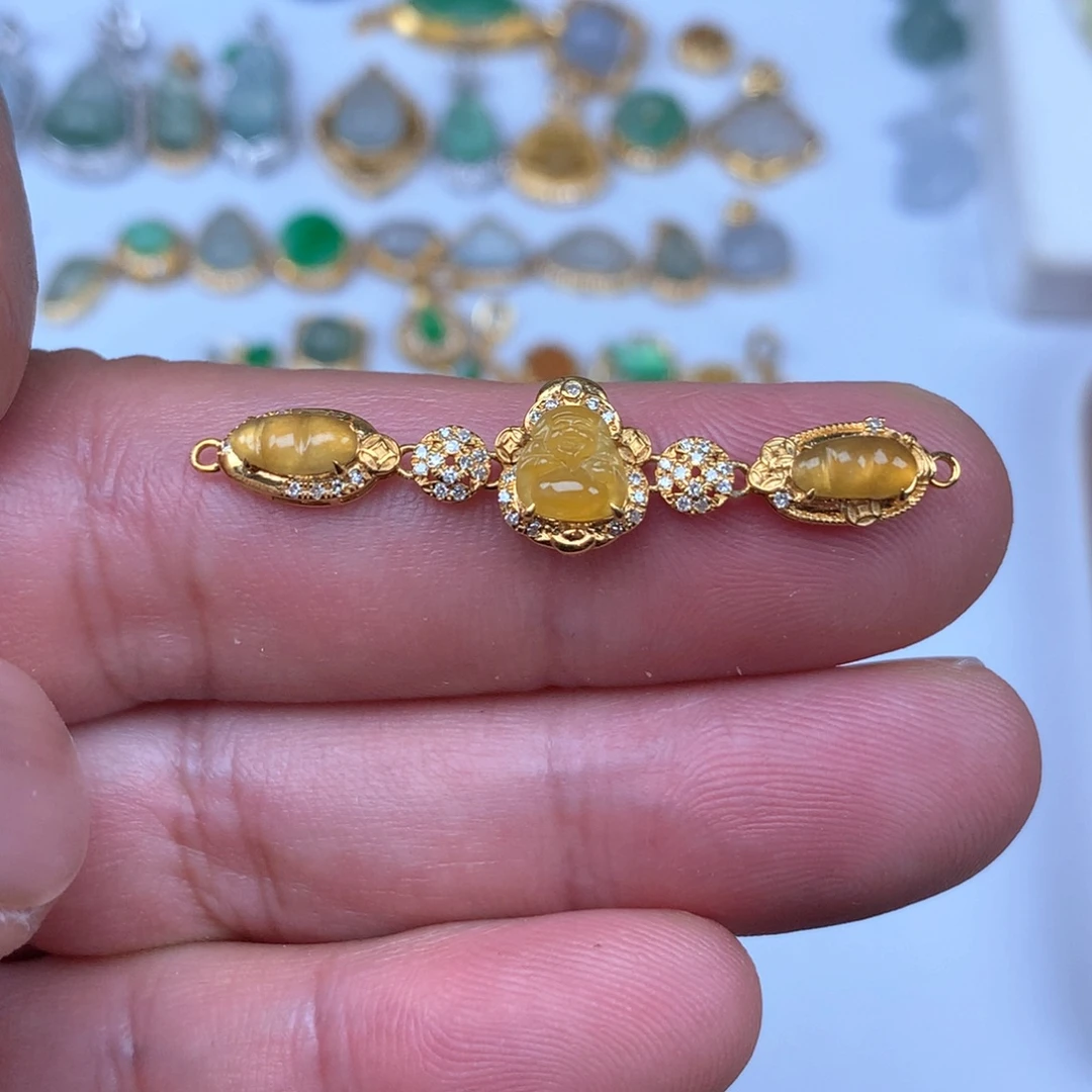 翡翠18K金镶嵌颈饰三连