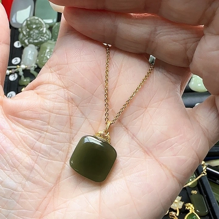 吊坠(赠链)银S925镶嵌和田玉