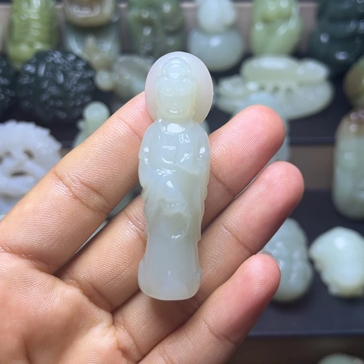 和田玉未镶嵌颈饰