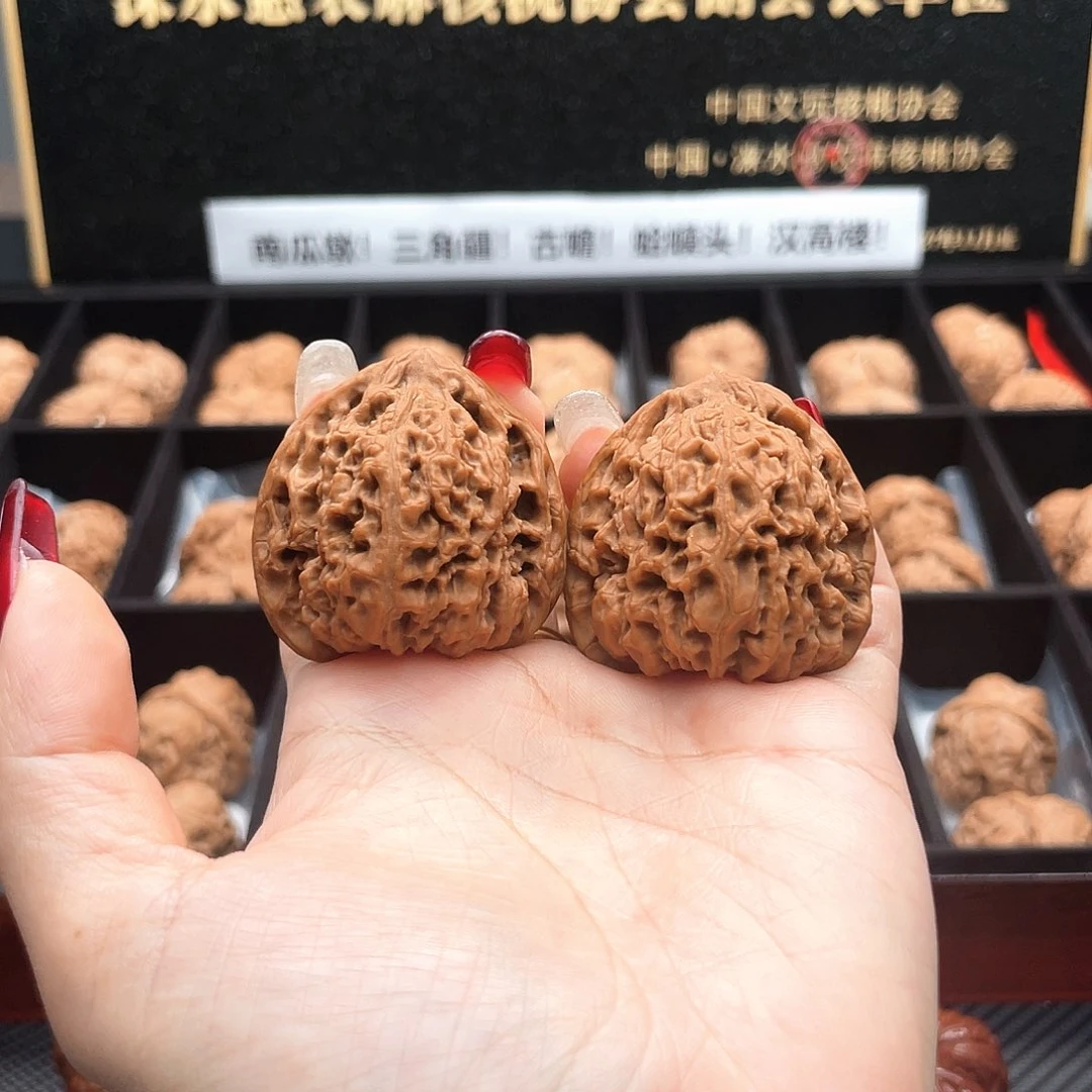 把件文玩核桃?*39三角疆全品三角桩蚂蚁纹S3903