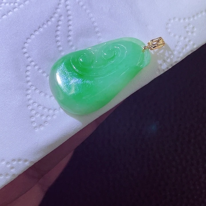 颈饰18K金镶嵌翡翠翡翠