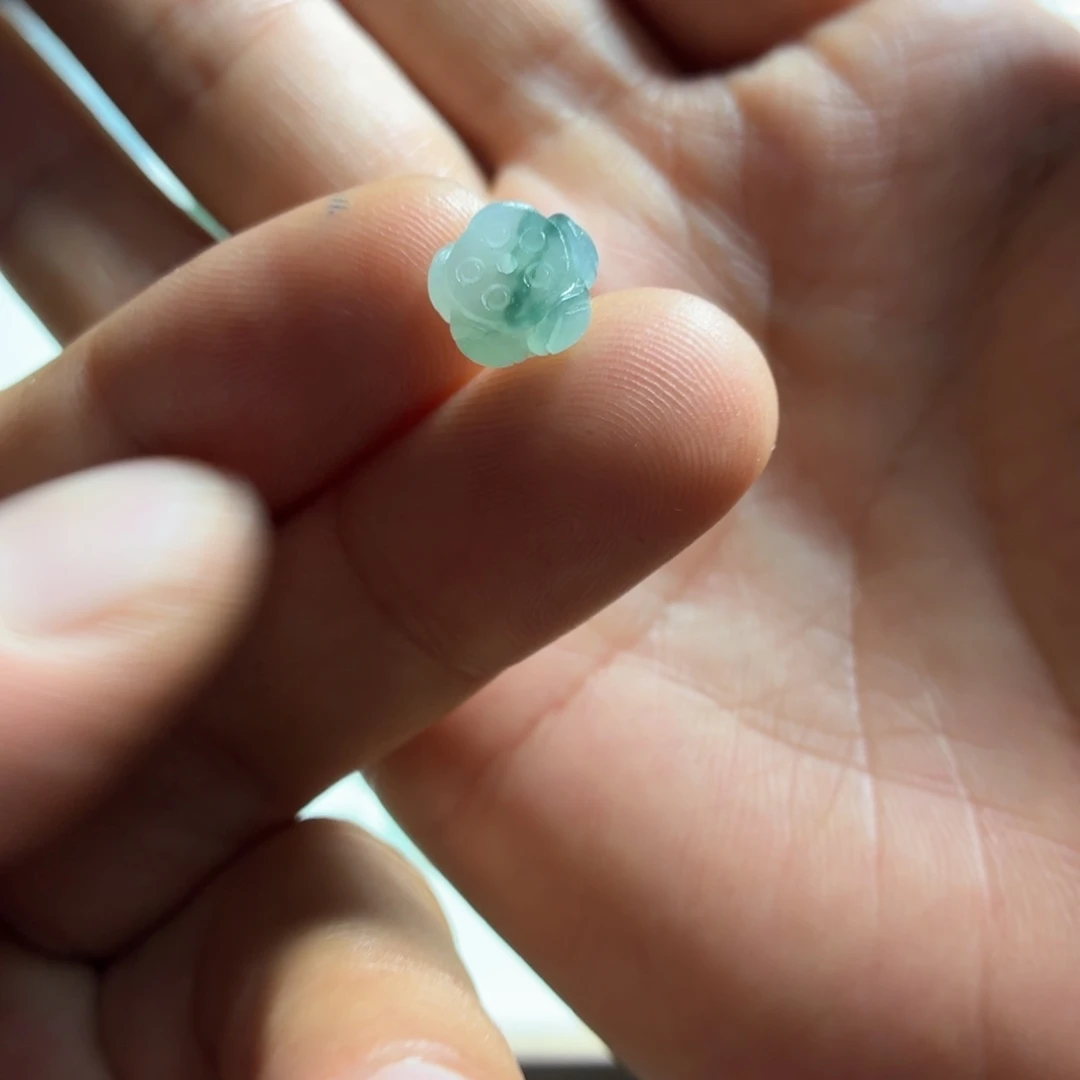 定制翡翠未镶嵌莲花