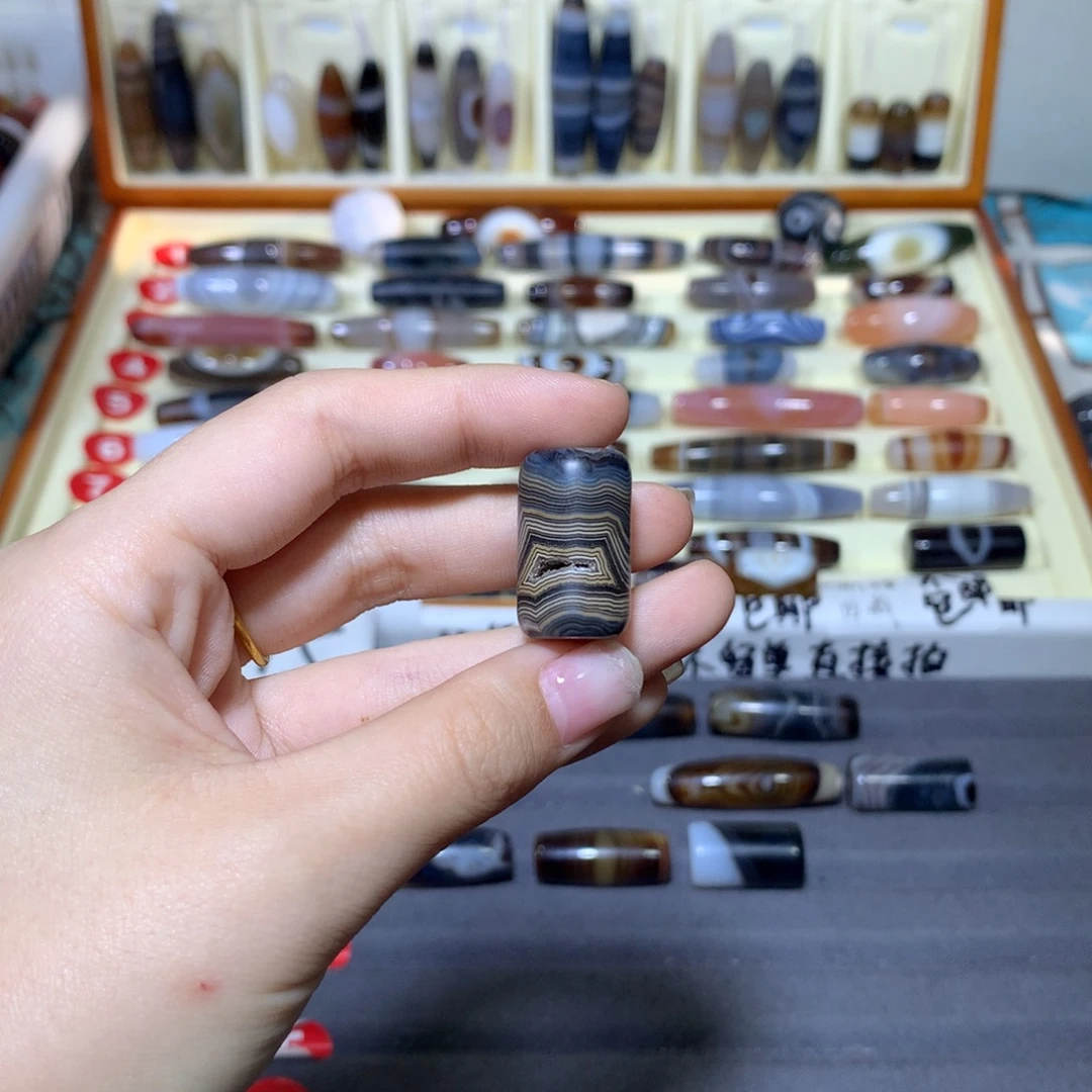 克***蓝玛瑙/玉髓未镶嵌颈饰