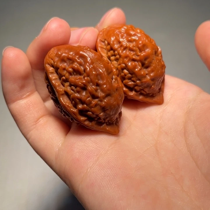 文玩核桃把件绣花鞋382