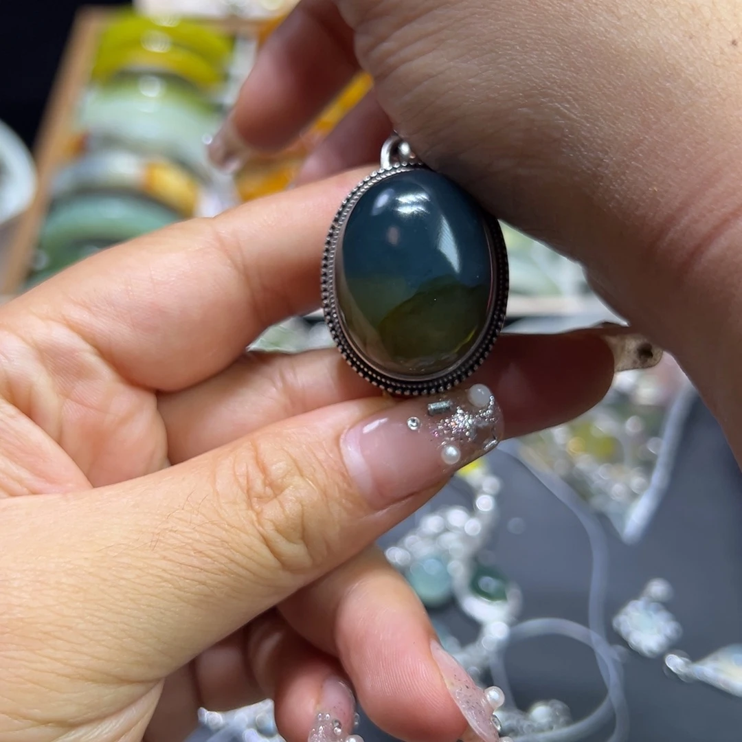 b***u蛇纹石玉未镶嵌手镯