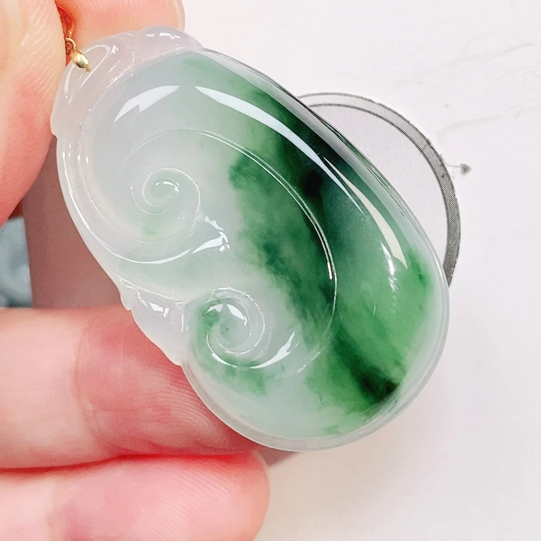 颈饰18K金镶嵌翡翠