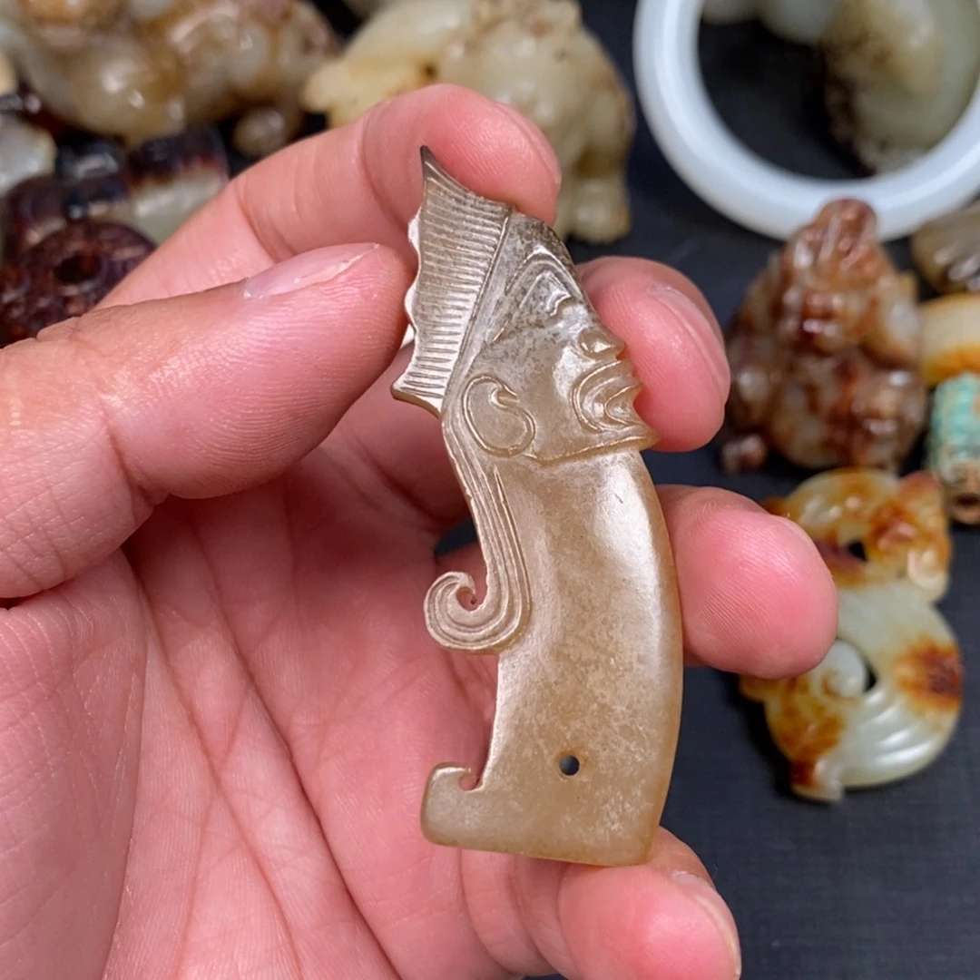 风***痕和田玉（糖玉）未镶嵌挂件