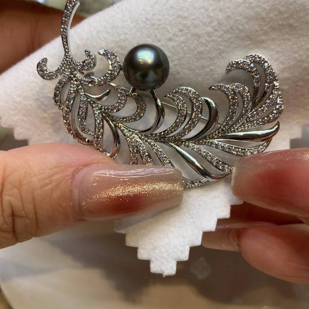 未镶嵌胸饰海水珍珠