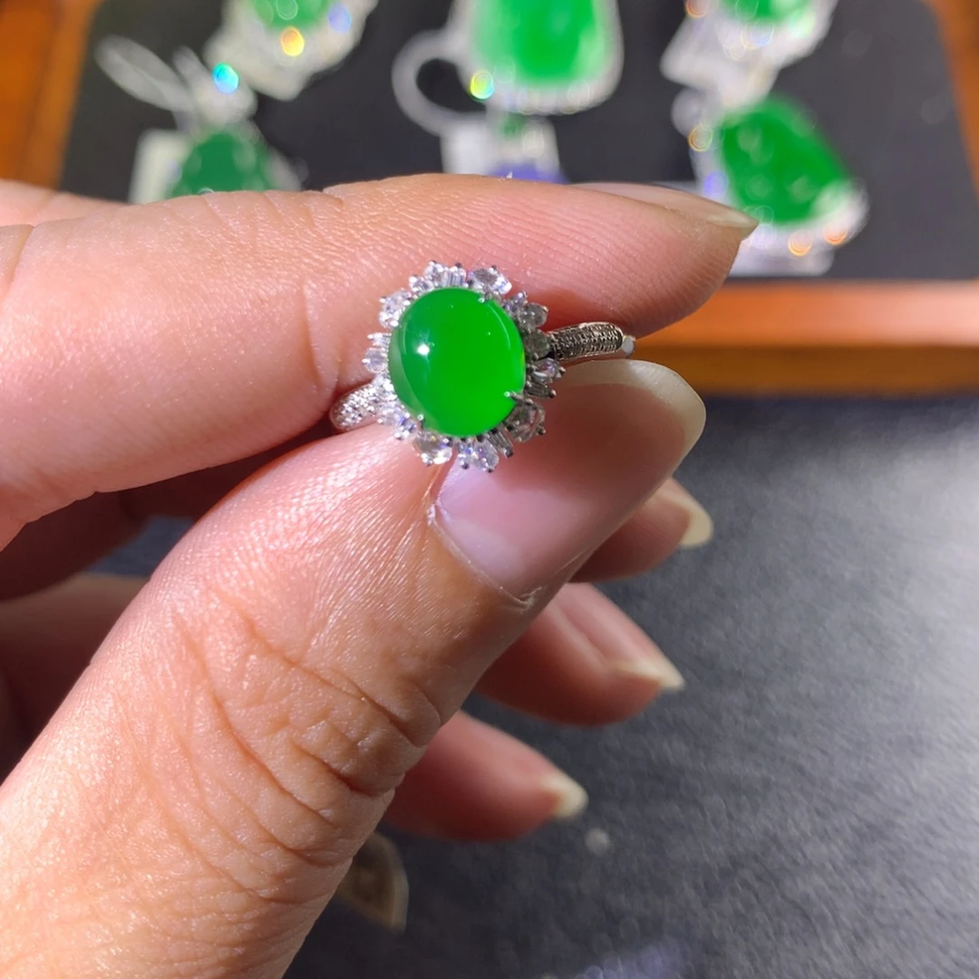 翡翠18K金镶嵌戒指翡翠