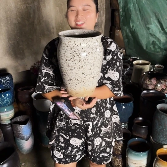 口20高29瑕疵一个盆子。