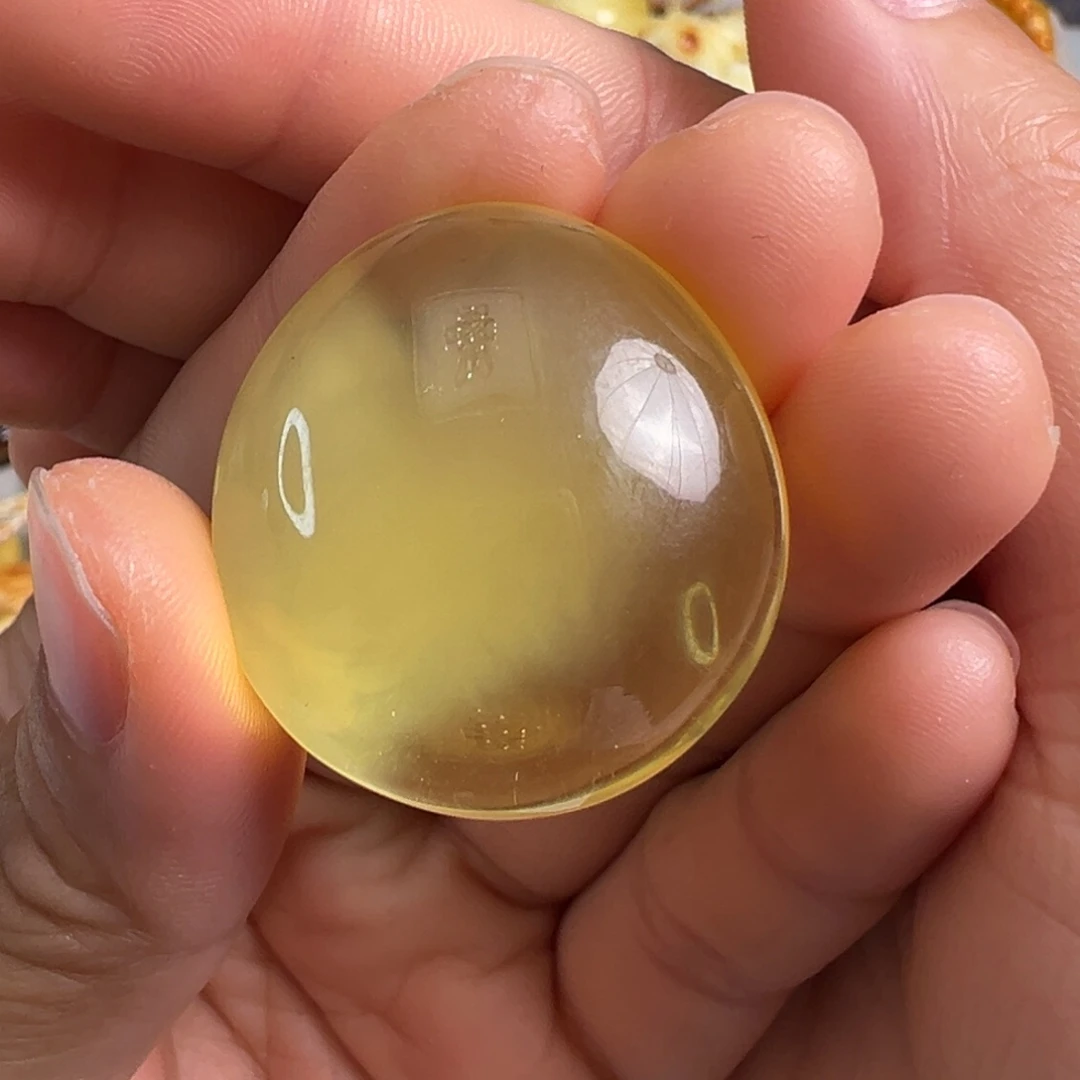 琥珀未镶嵌裸石琥珀
