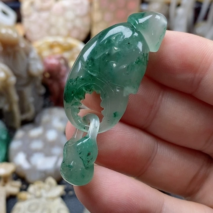 石英质玉颈饰未镶嵌