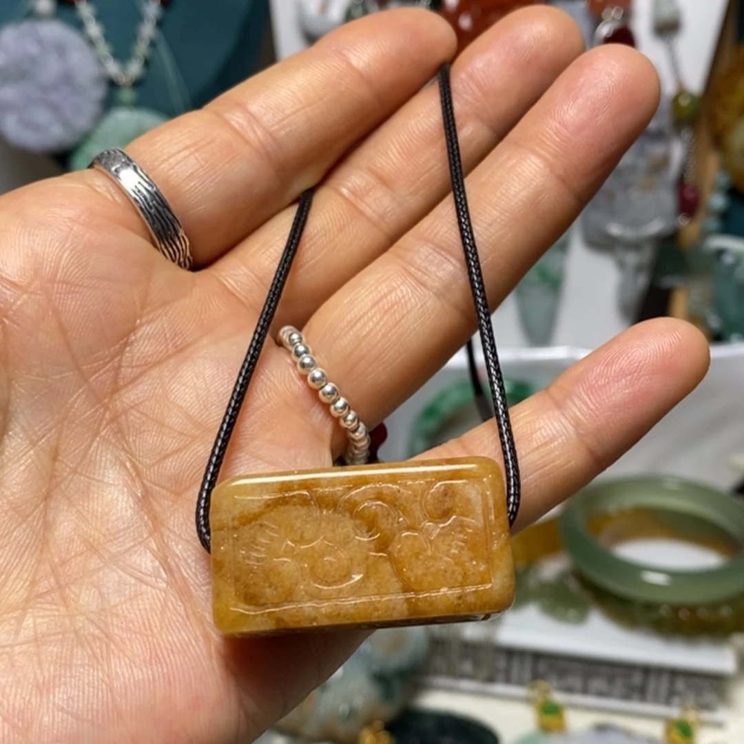 【闪购商品】翡翠吊坠(赠链)未镶嵌