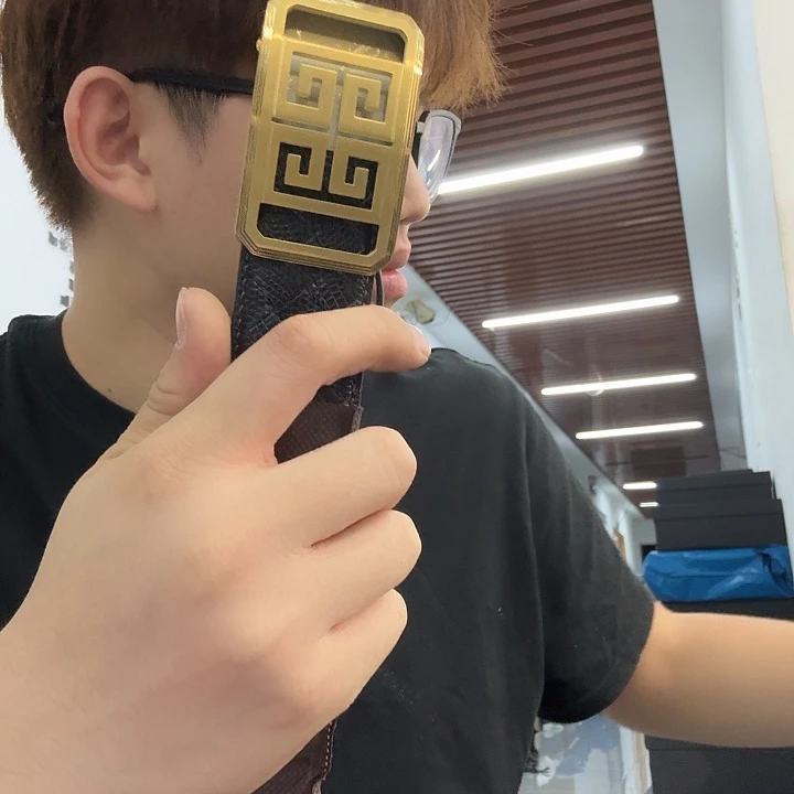 C****磨砂皮258.皮带扣头福利瑕疵 扣头内里有划痕