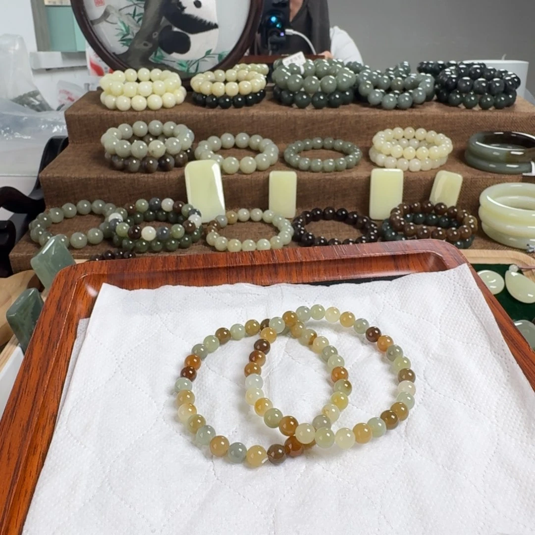 ****和田玉未镶嵌颈饰