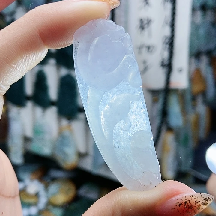 颈饰足铂镶嵌翡翠翡翠