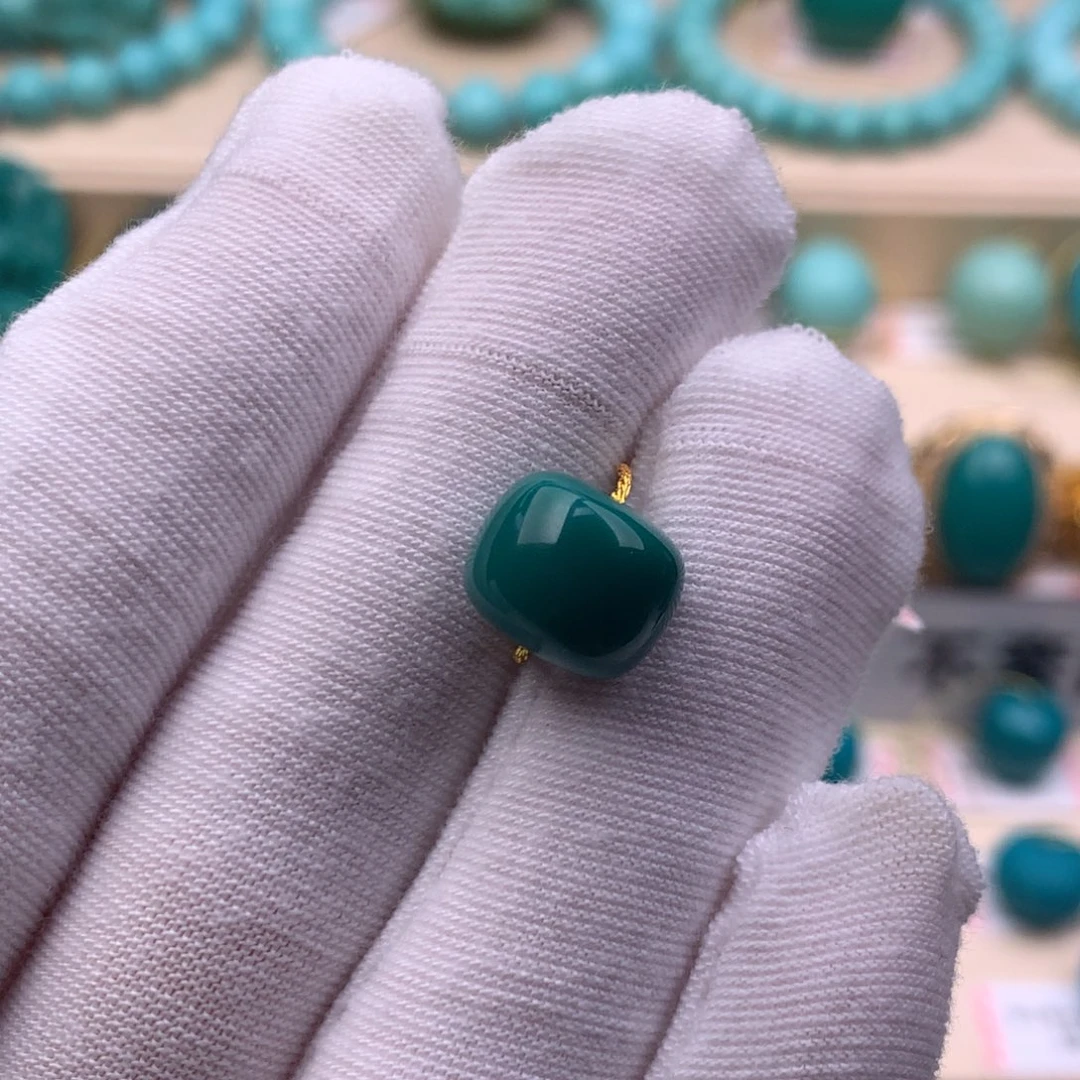 绿松石未镶嵌珠宝奇石11.1×9