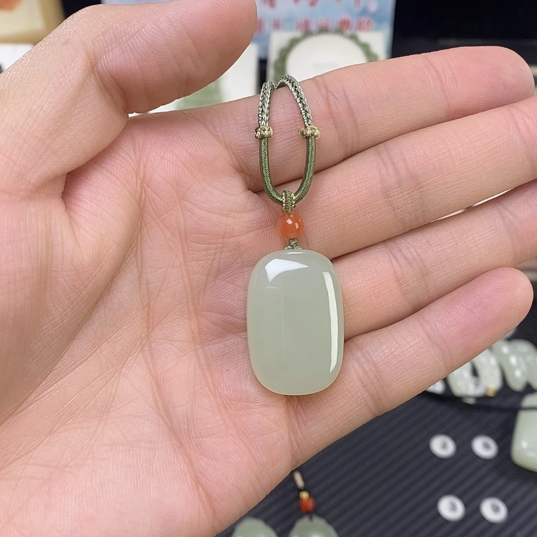 康***机和田玉未镶嵌颈饰