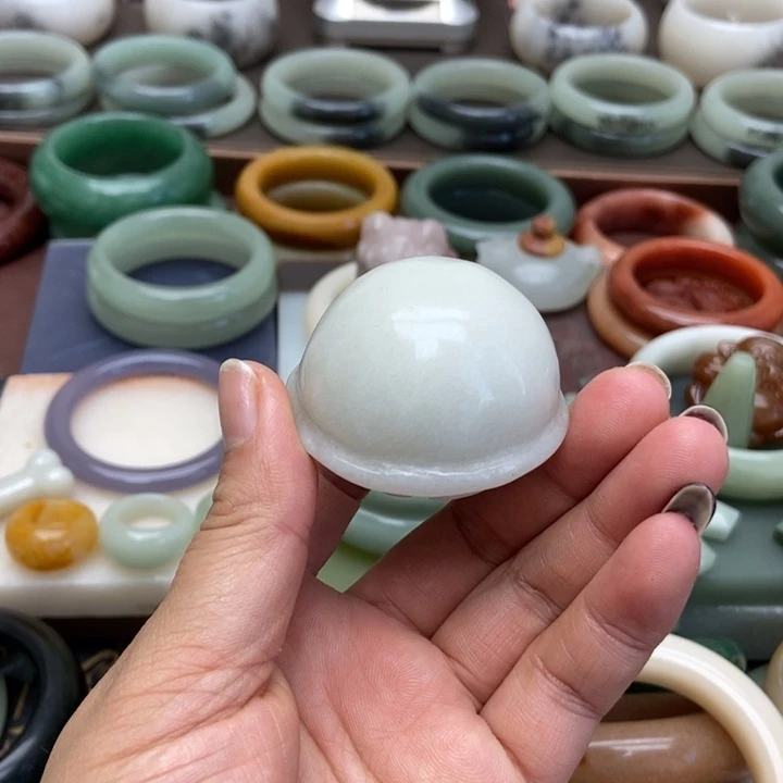 石英质玉未镶嵌手镯