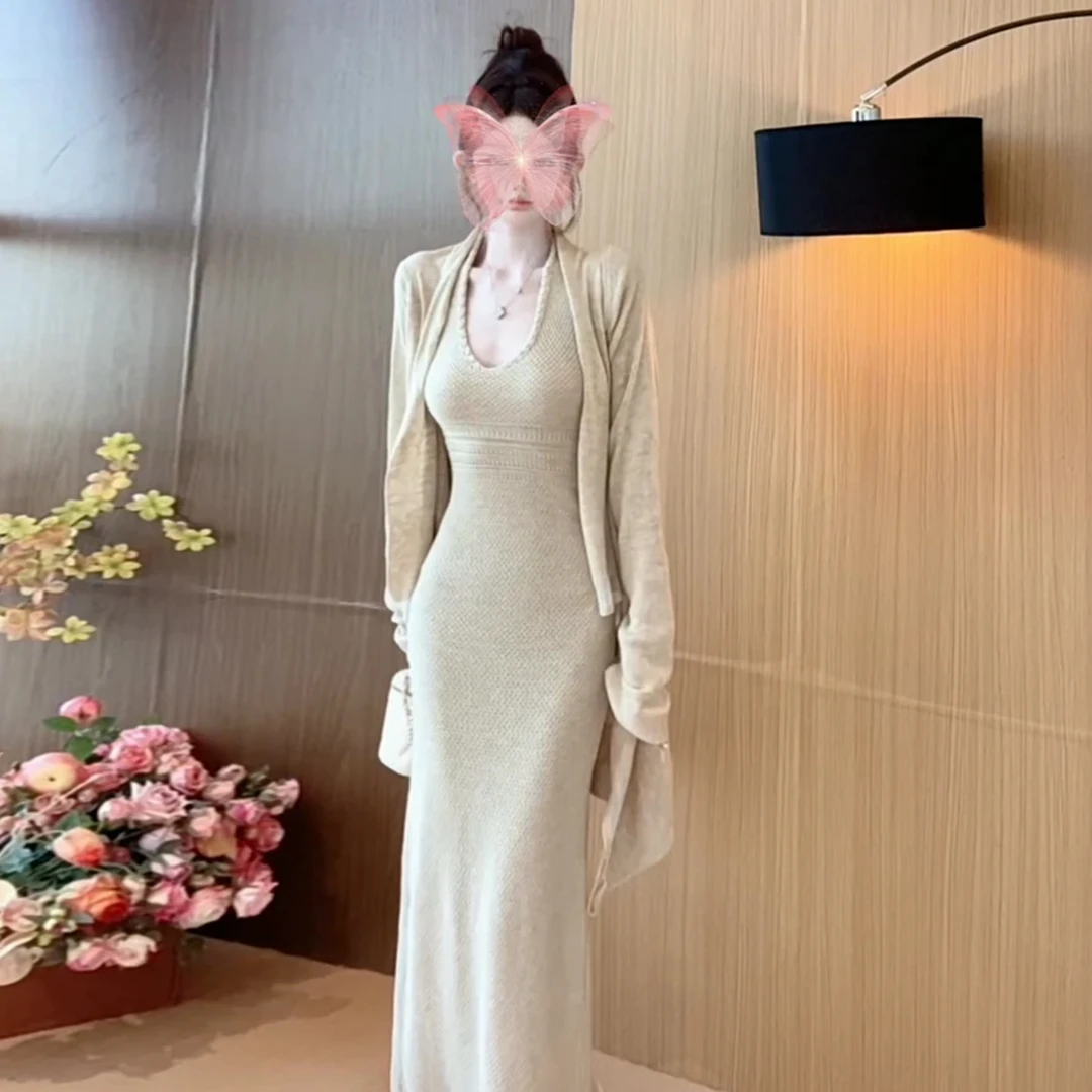 早秋季法式针织挂脖连衣裙子女2025新款轻熟御姐穿搭打底长裙套装