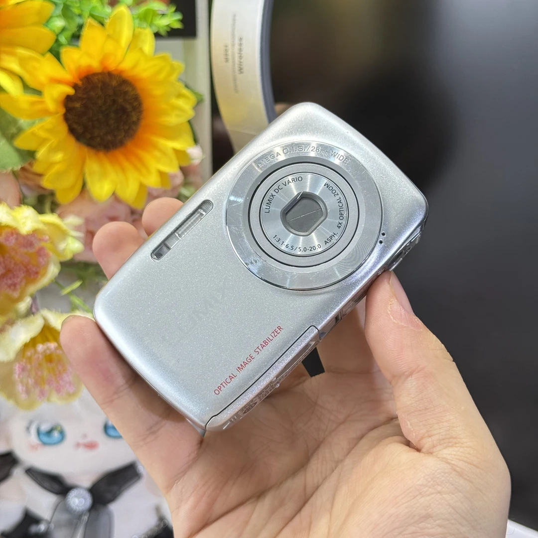 9新 Panasonic/松下 s1相机1200万像素4倍光学变焦功能好