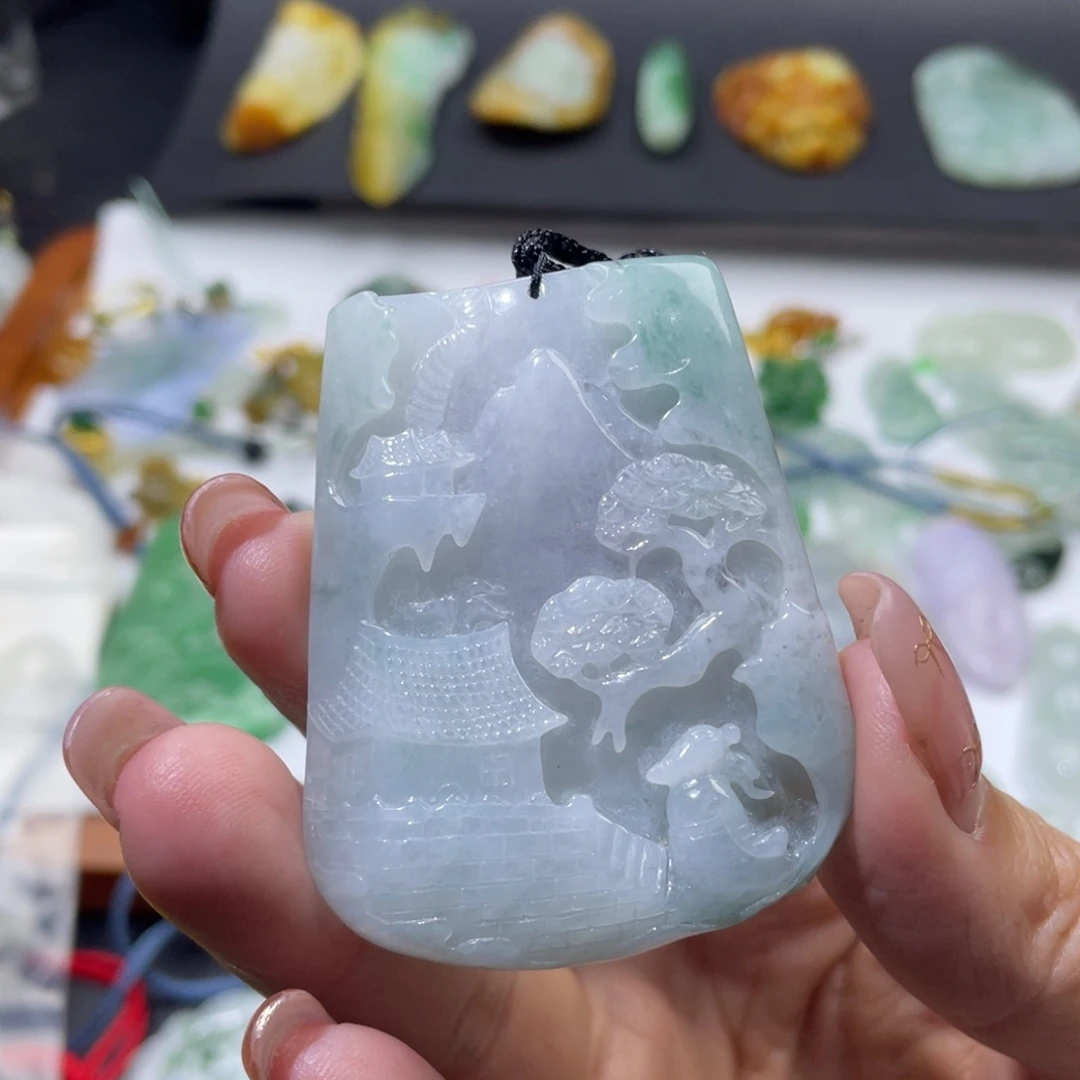 颈饰未镶嵌翡翠是****?山水