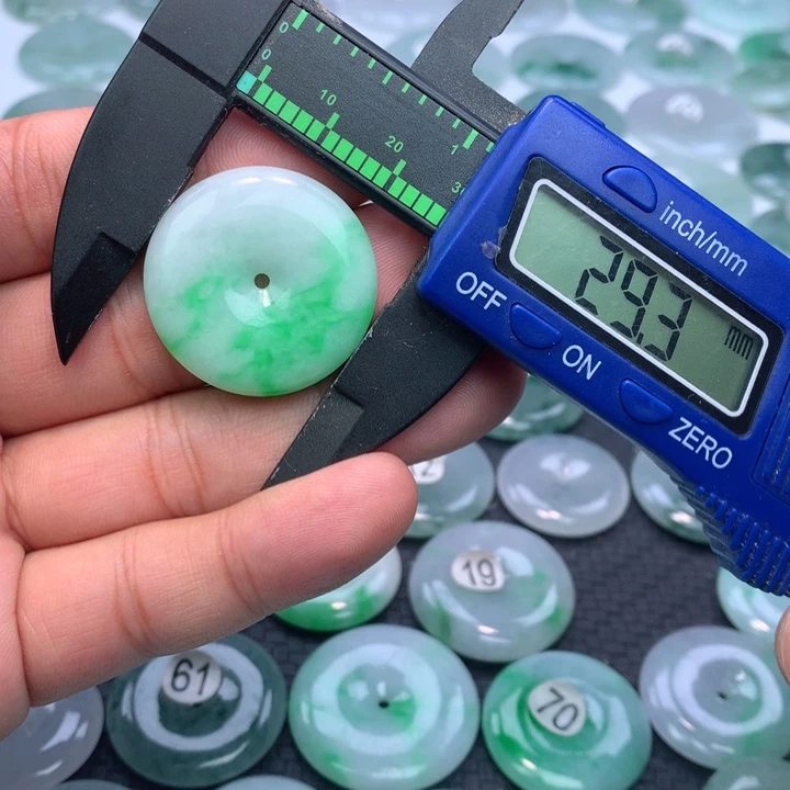 翡翠颈饰未镶嵌缅甸天然A货翡翠