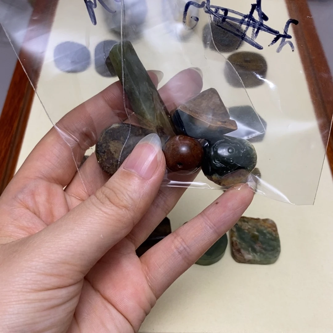 蛇纹石玉未镶嵌配饰M*