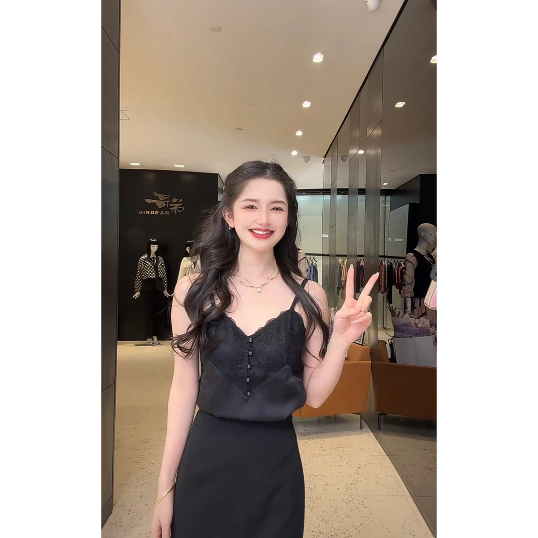 GIRDEAR/哥弟「暗夜玫瑰」优雅气质高级显瘦时尚显气质吊带1300756