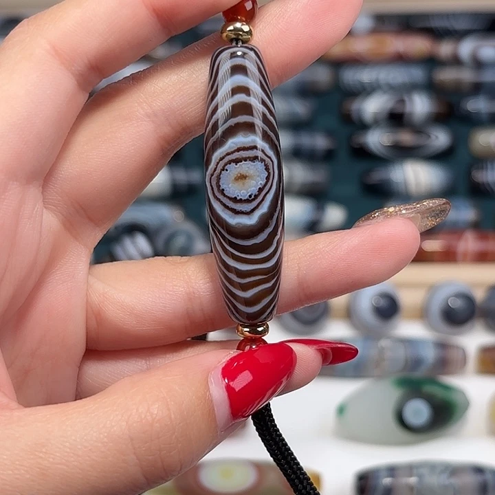 旺***包玛瑙/玉髓合金珠宝奇石