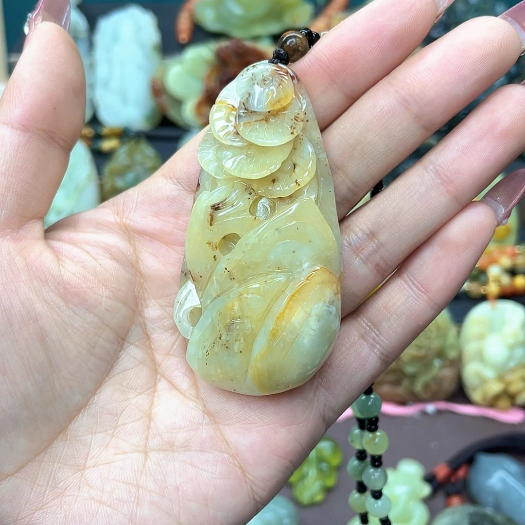 蛇纹石玉颈饰未镶嵌