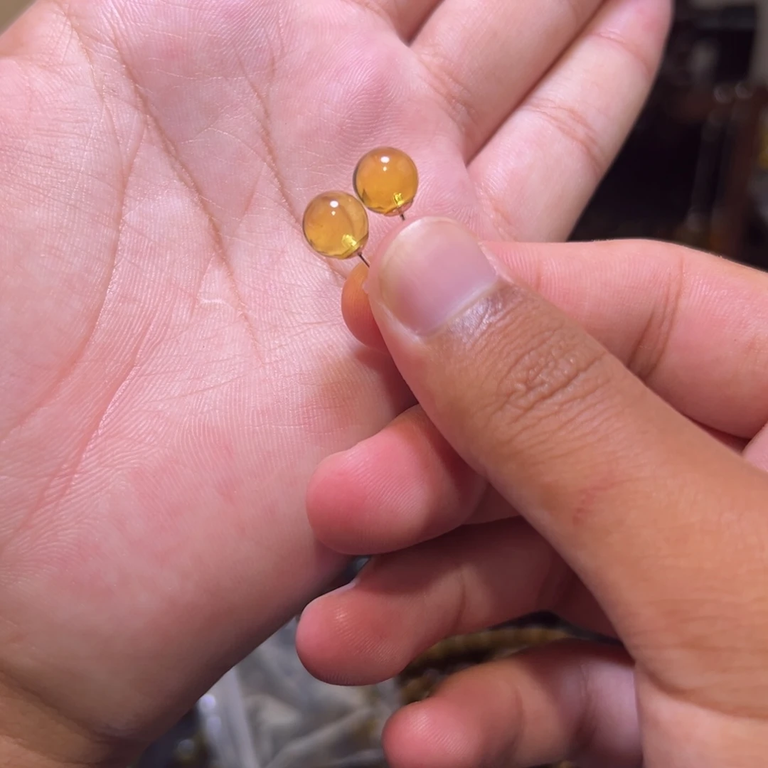 足银镶嵌颈饰琥珀8mm金珀耳钉