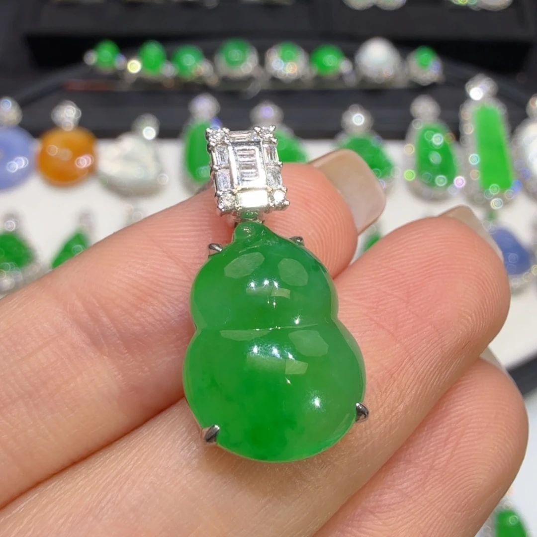 翡翠18K金镶嵌颈饰收到货48小时鉴赏期