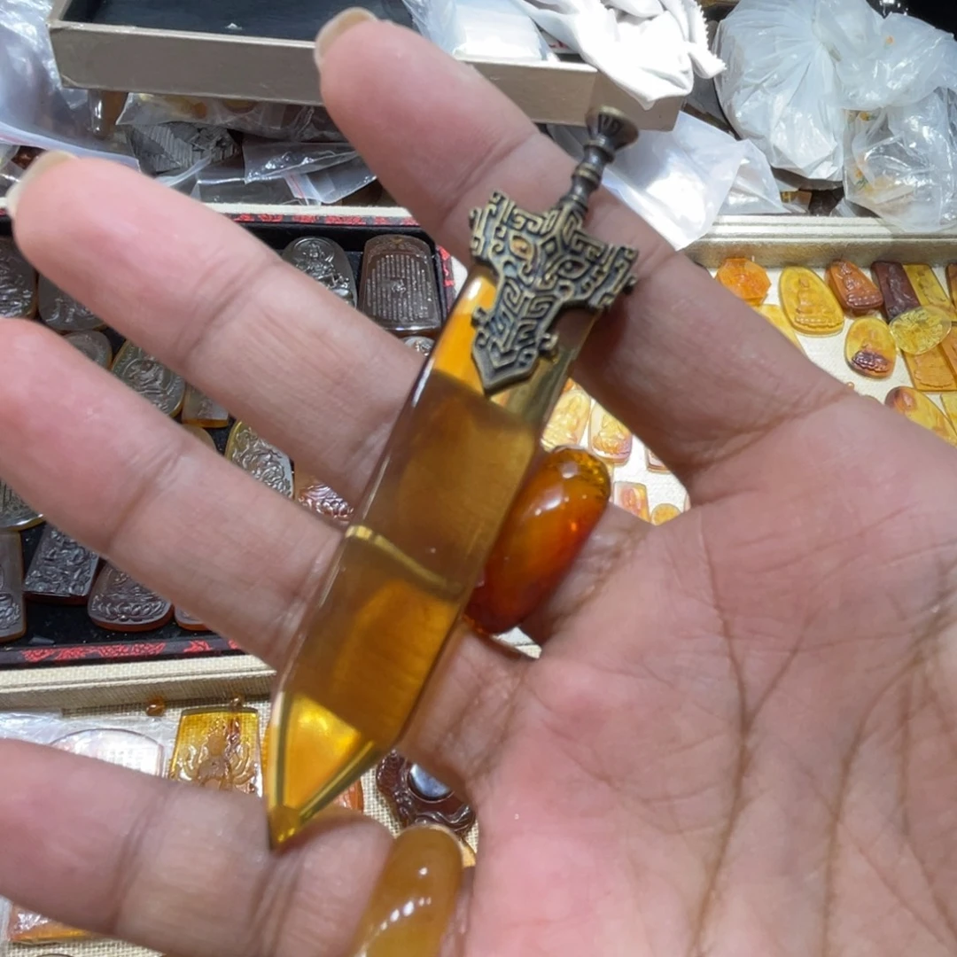 琥珀未镶嵌手串刀刀