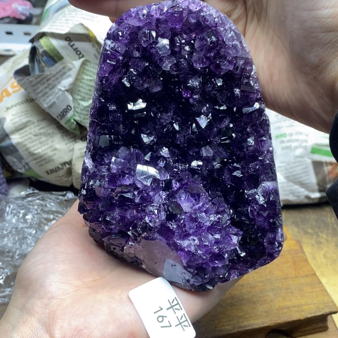 紫晶乌拉圭未镶嵌