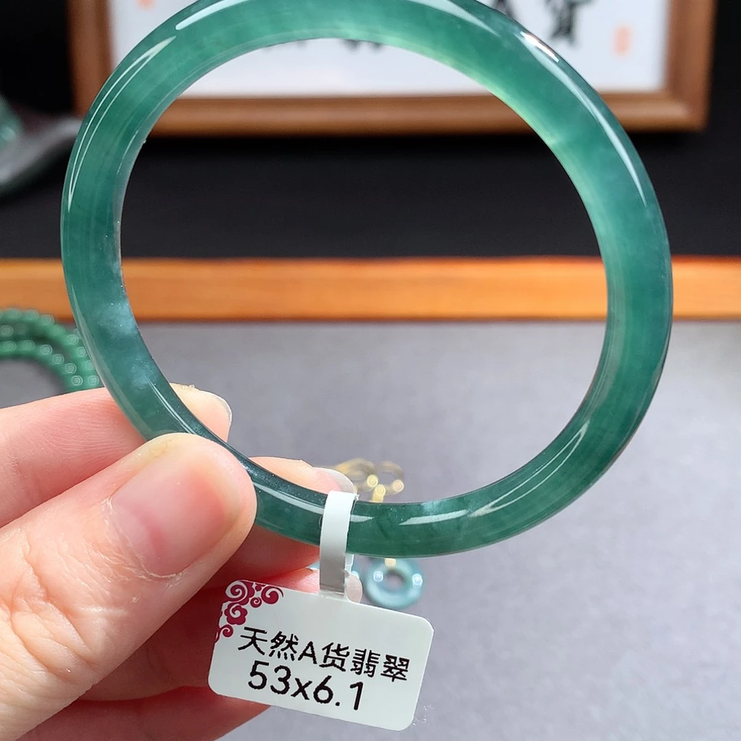 翡翠手镯（圆镯）未镶嵌