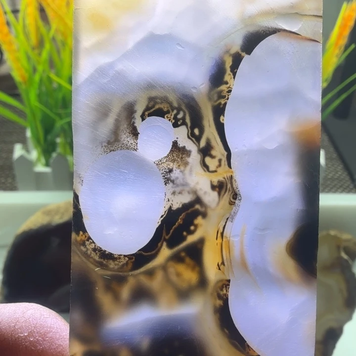 伊***5玛瑙/玉髓未镶嵌摆件